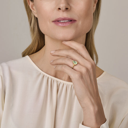 Exclusieve 14k Geelgouden Ring met Groene Amethist – Elegant en Tijdloos Design