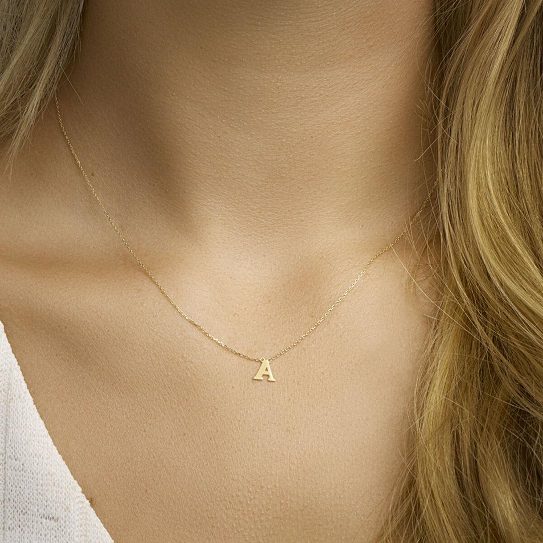 14k Gouden Letter Collier – Anker Schakel 0,8 mm, 40–44 cm Verstelbaar